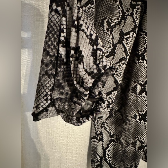 Michael Kors Snake Print Long Sleeve Blouse - Picture 4 of 5